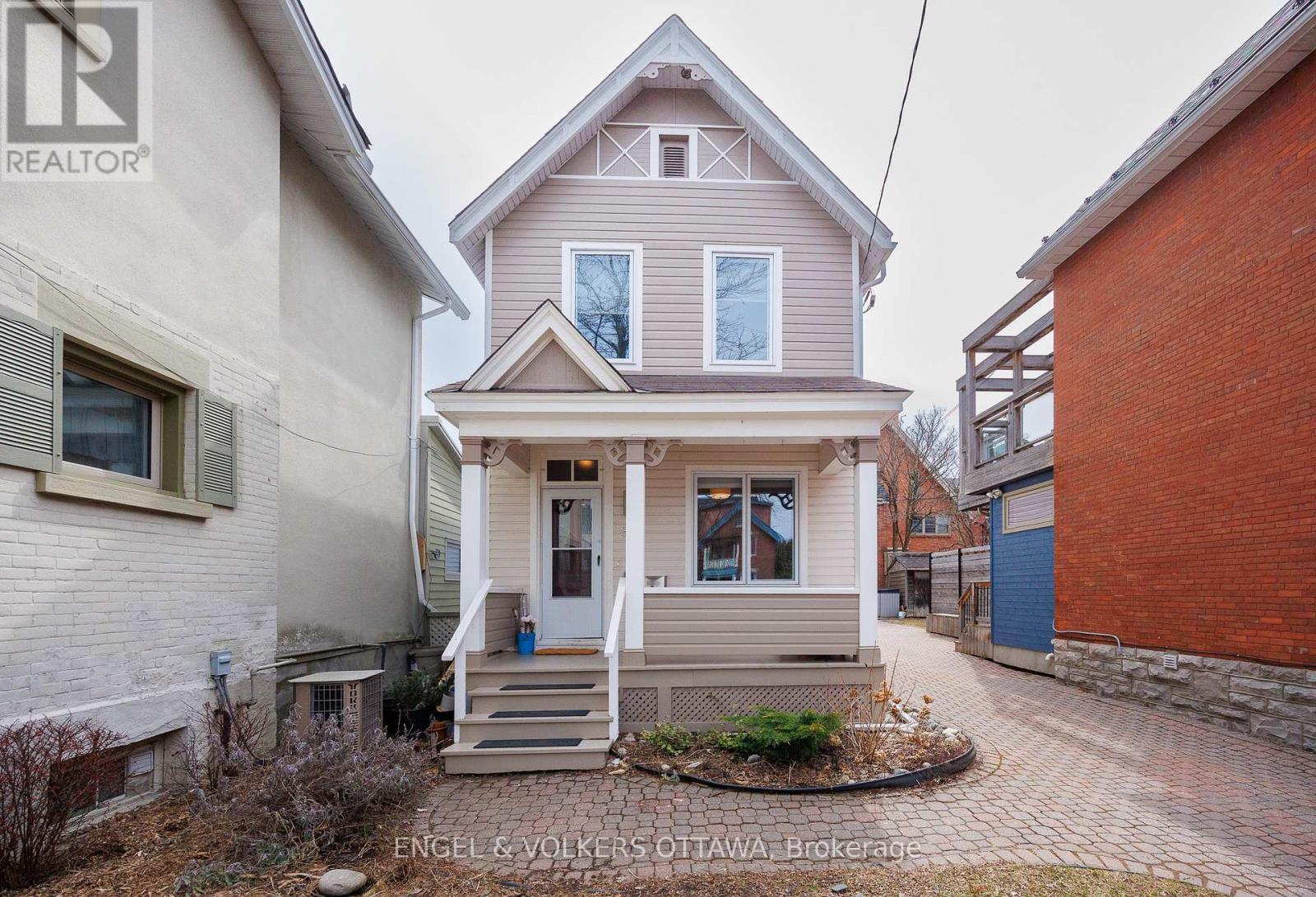 Property at 92 THIRD AVENUE image 5