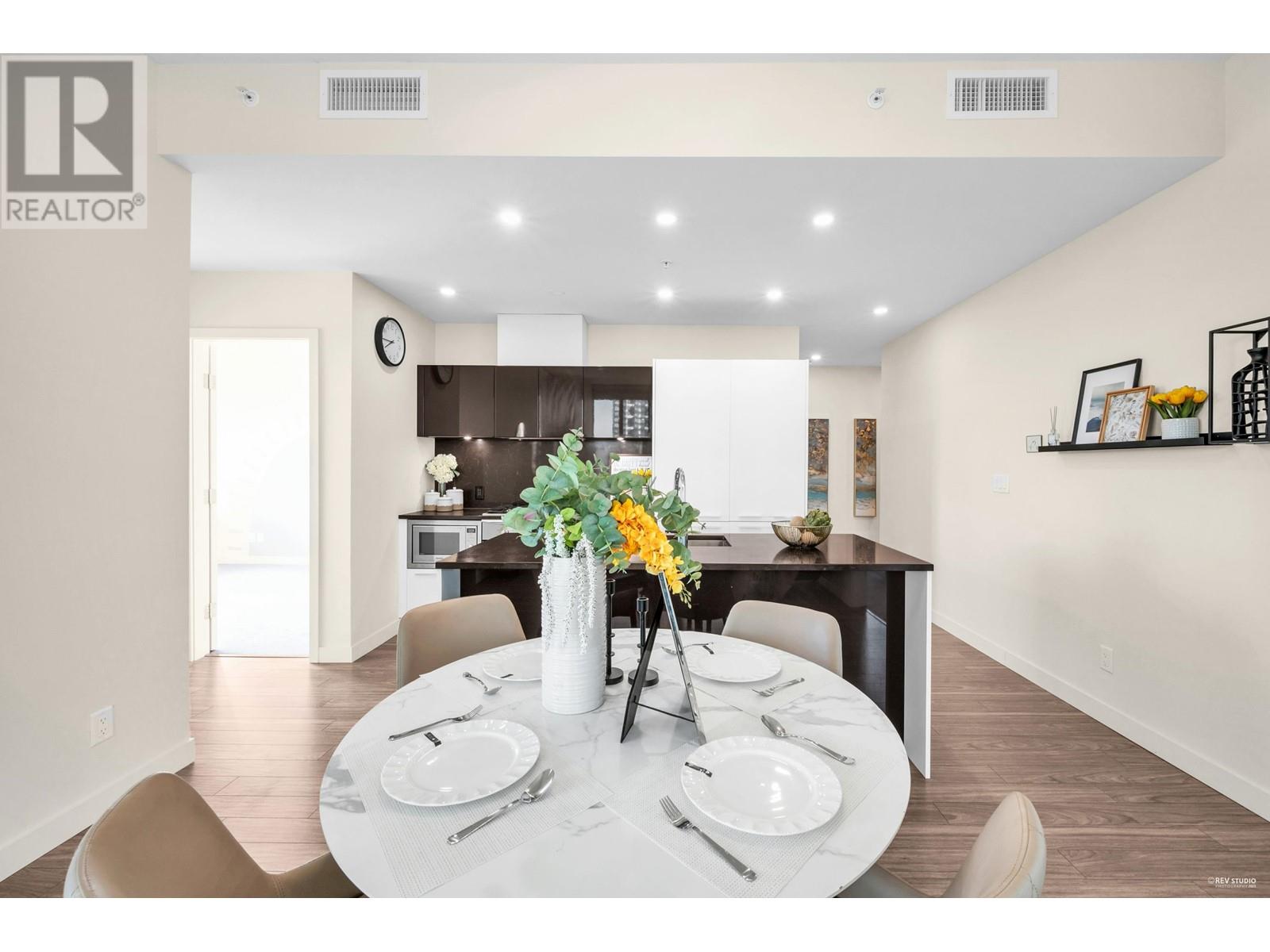 Listing Picture 3 of 26 : 905 6288 CASSIE AVENUE, Burnaby / 本拿比 - 魯藝地產 Yvonne Lu Group - MLS Medallion Club Member