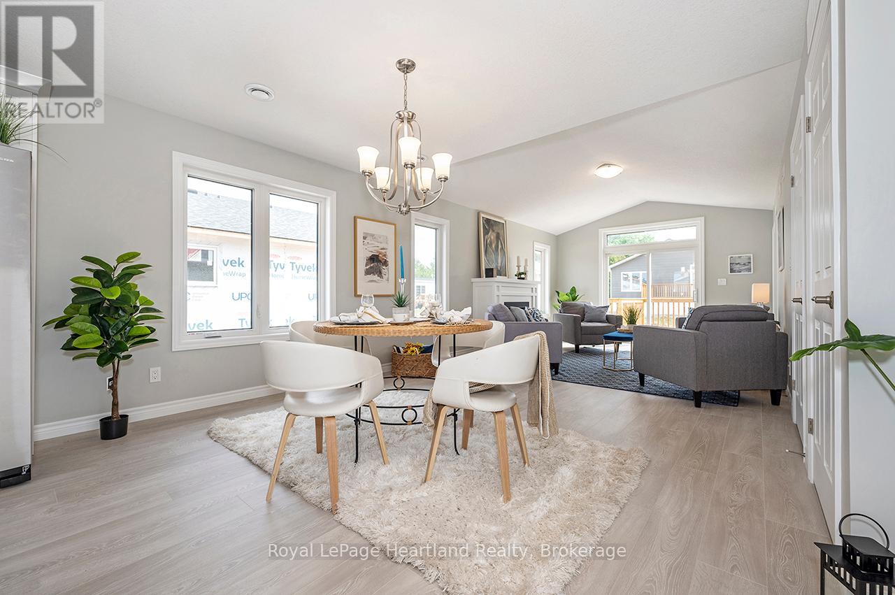 16 Bluffs View Boulevard, Ashfield-Colborne-Wawanosh, Ontario  N7A 0C1 - Photo 8 - X12087038