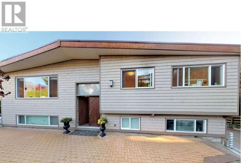 Property at 520 BALLANTREE PLACE image 2