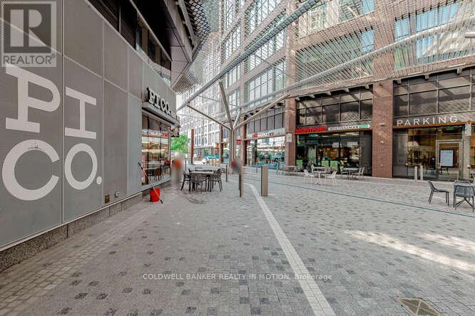 Property at 370 QUEENS QUAY STREET image 2