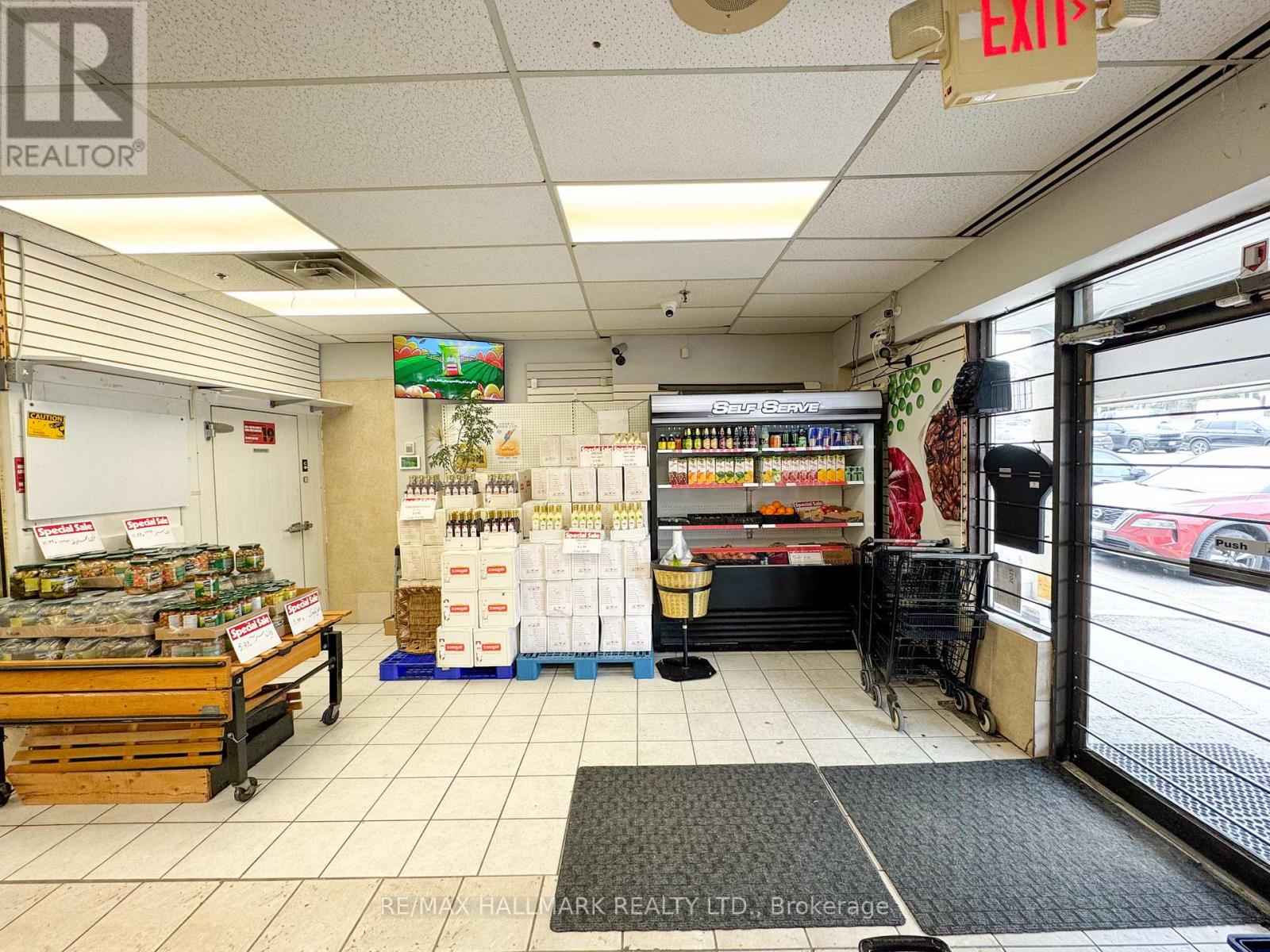 Property at 7327 YONGE STREET N image 4