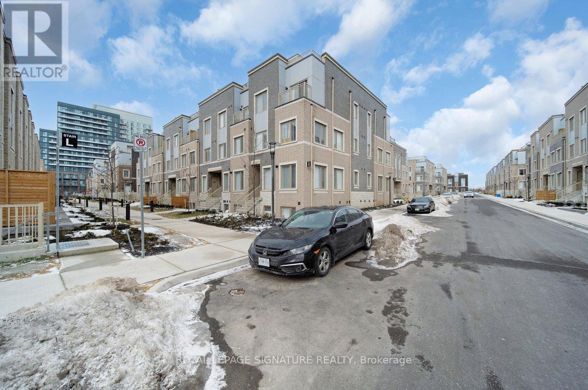 Property at TH177 - 151 HONEYCRISP CRESCENT image 4