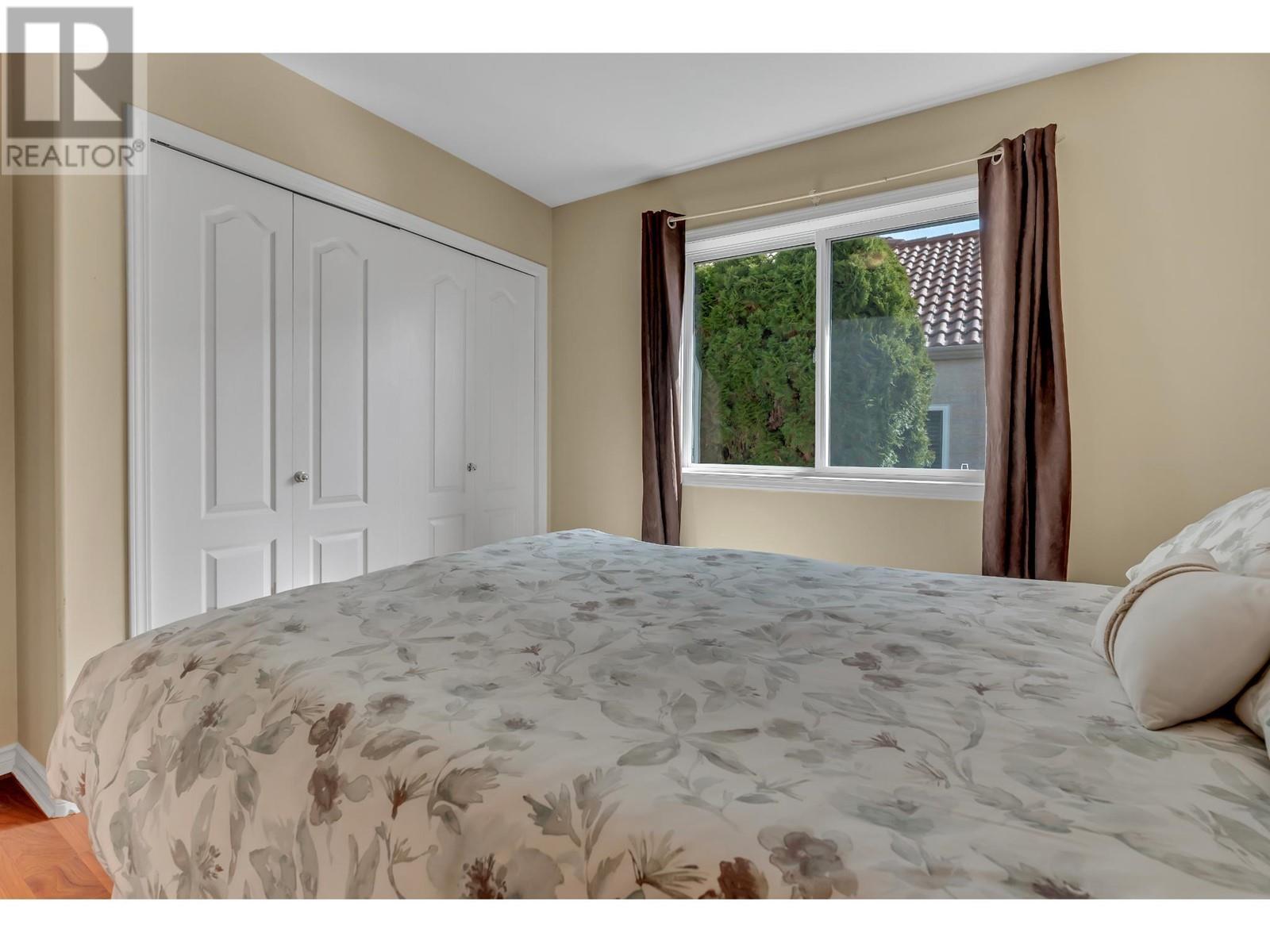 Property at 3008 Quail Crescent image 3