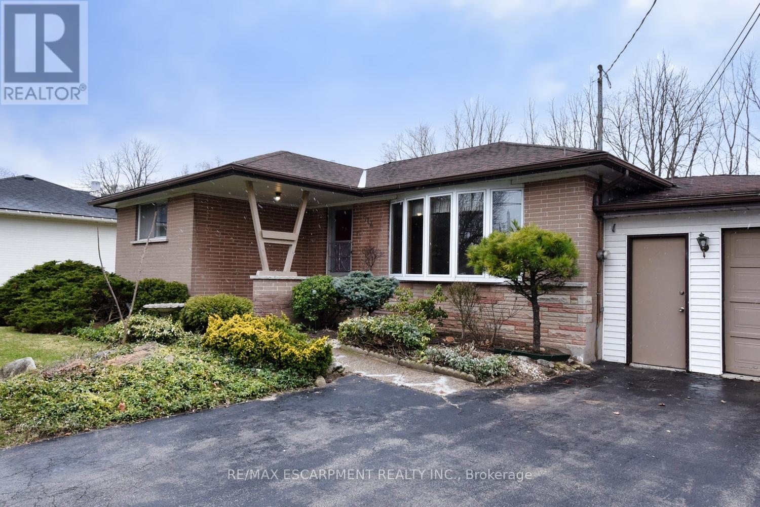 Property at 914 FRANCIS ROAD image 2