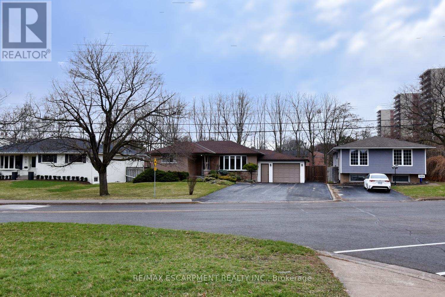 Property at 914 FRANCIS ROAD image 3