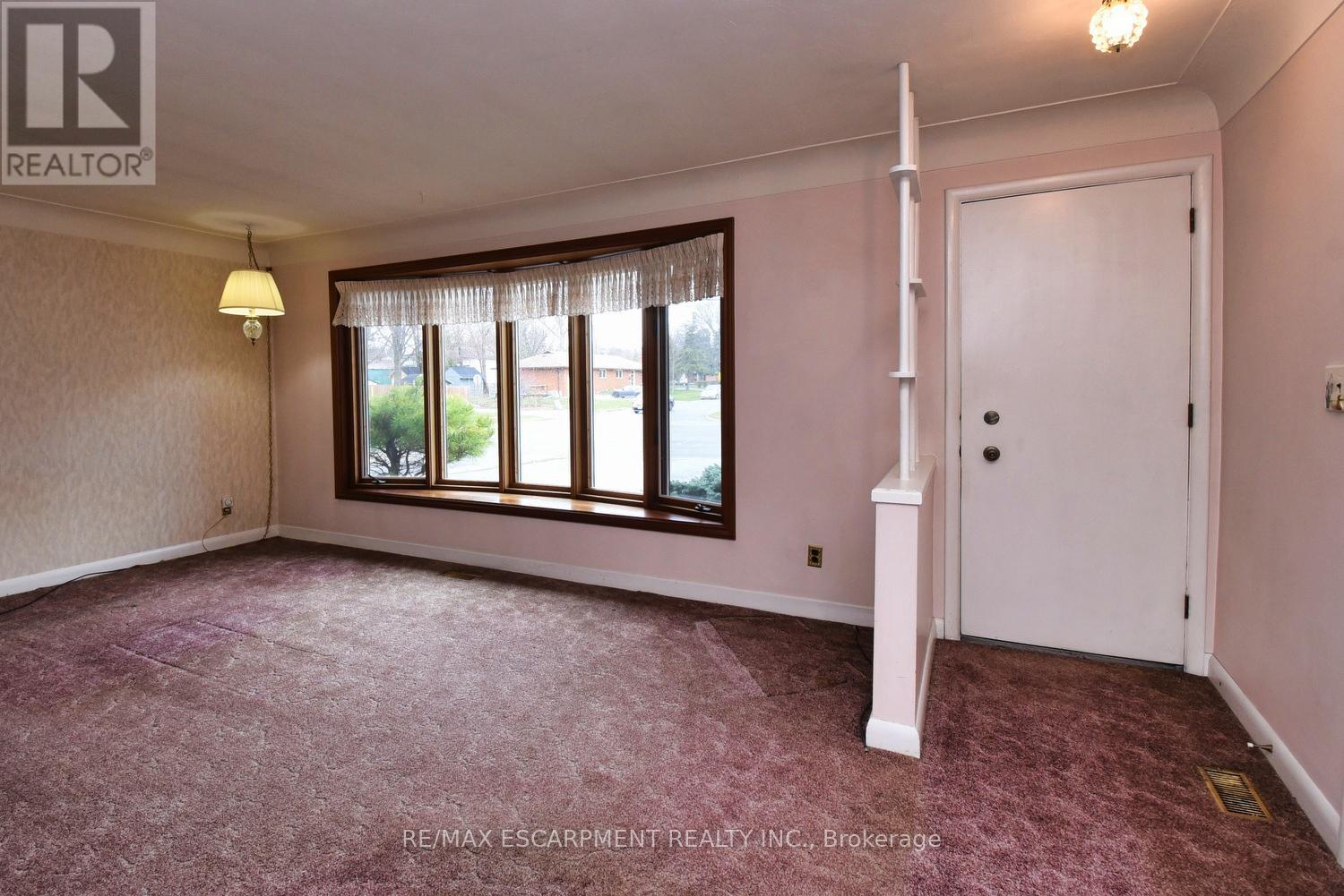 Property at 914 FRANCIS ROAD image 4