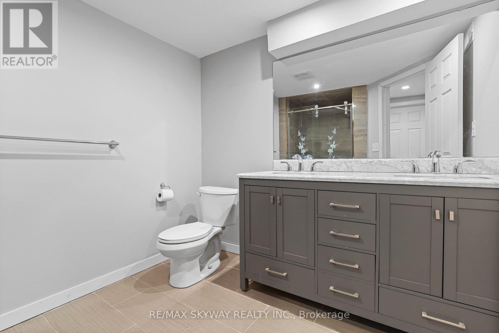 19 Mackay Street N, Brampton, Ontario  L6S 2Z9 - Photo 37 - W12087078