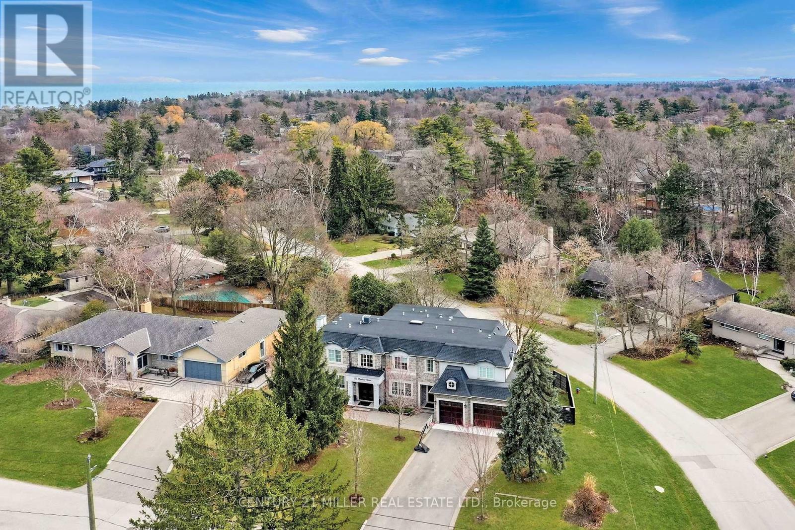 Property at 302 PINEHURST DRIVE image 2