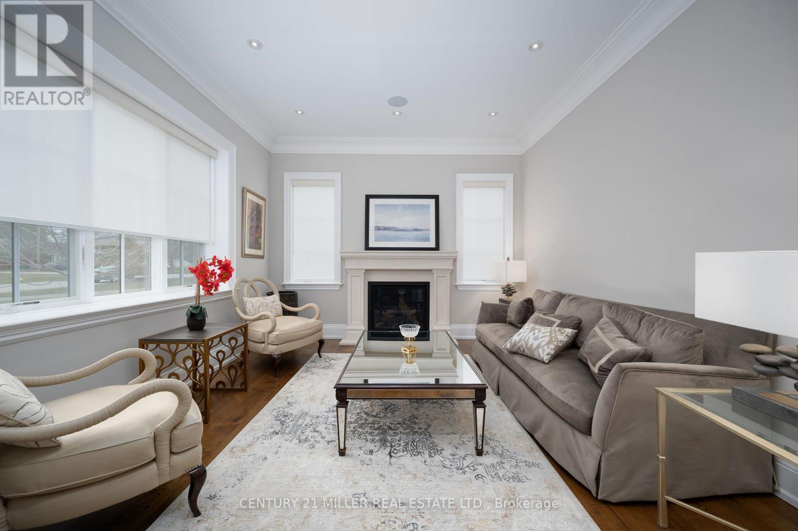 Property at 302 PINEHURST DRIVE image 4