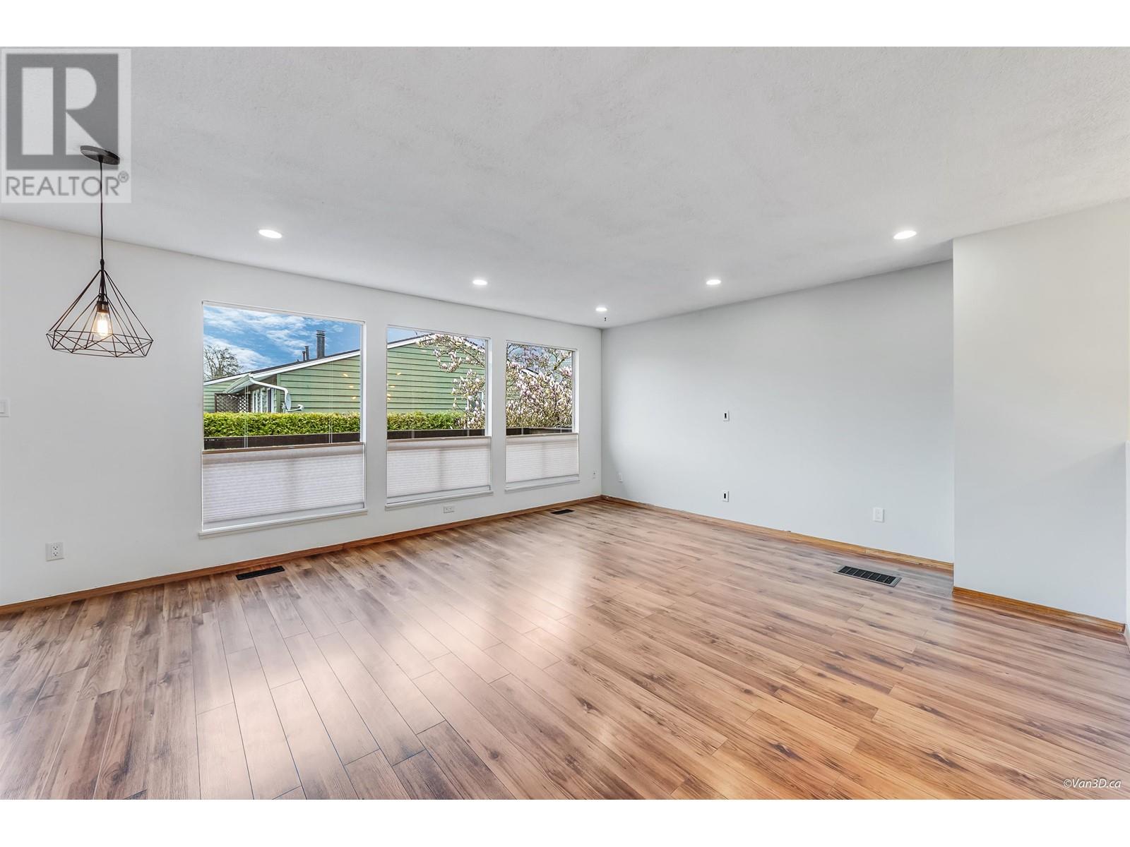 Property at 13 38397 BUCKLEY AVENUE image 3