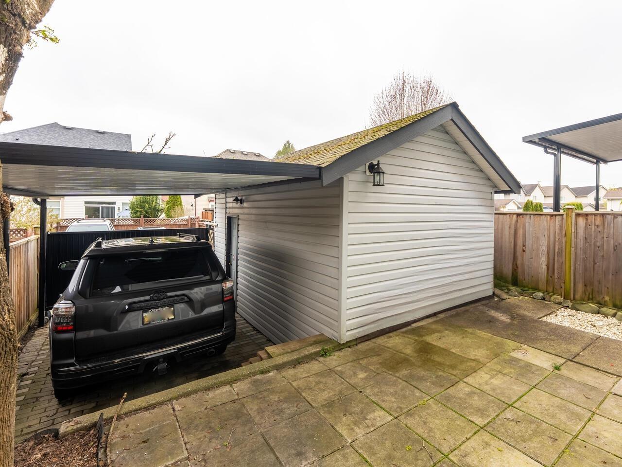 Property at 18529 67A AVENUE image 3