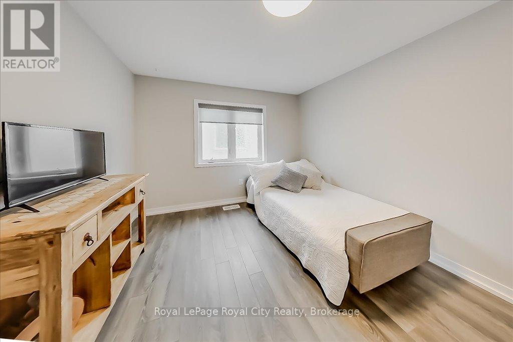 262 Dolman Street, Woolwich, Ontario  N0B 1M0 - Photo 29 - X12087202