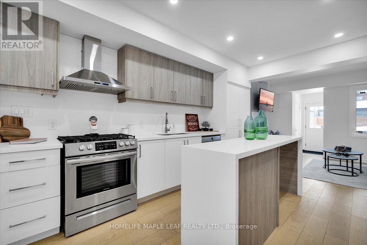 Property at 386 COXWELL AVENUE image 5