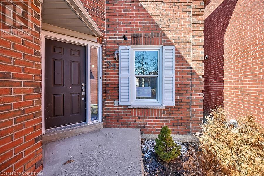 39 Blue Spruce Street, Brampton, Ontario  L6R 1C4 - Photo 4 - 40717452