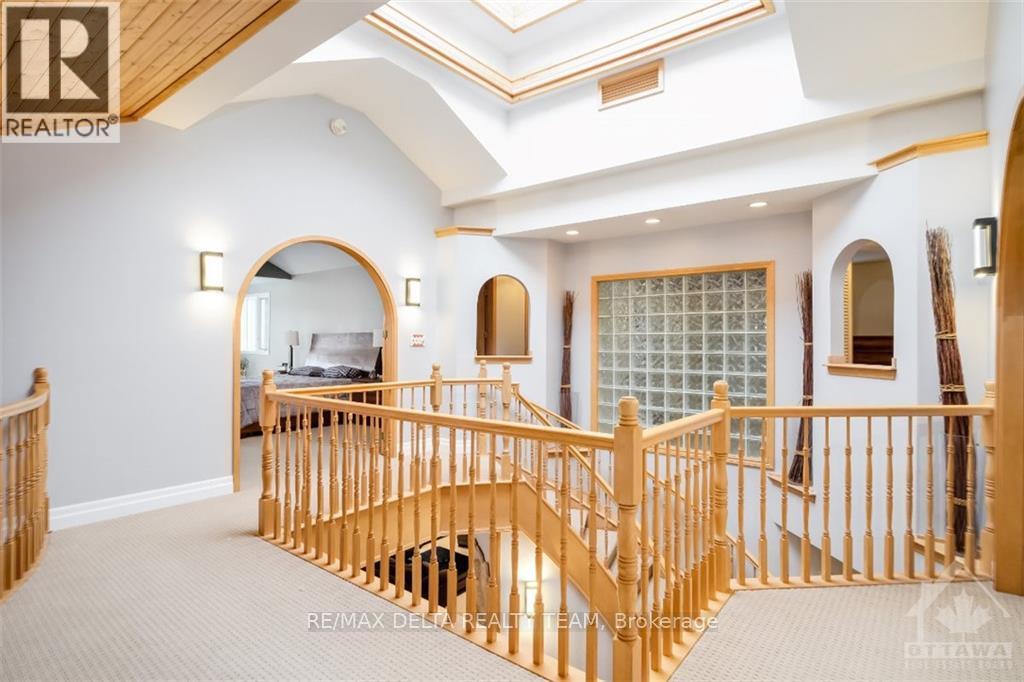4 Aleutian Road, Ottawa, Ontario  K2H 7C8 - Photo 20 - X12084138