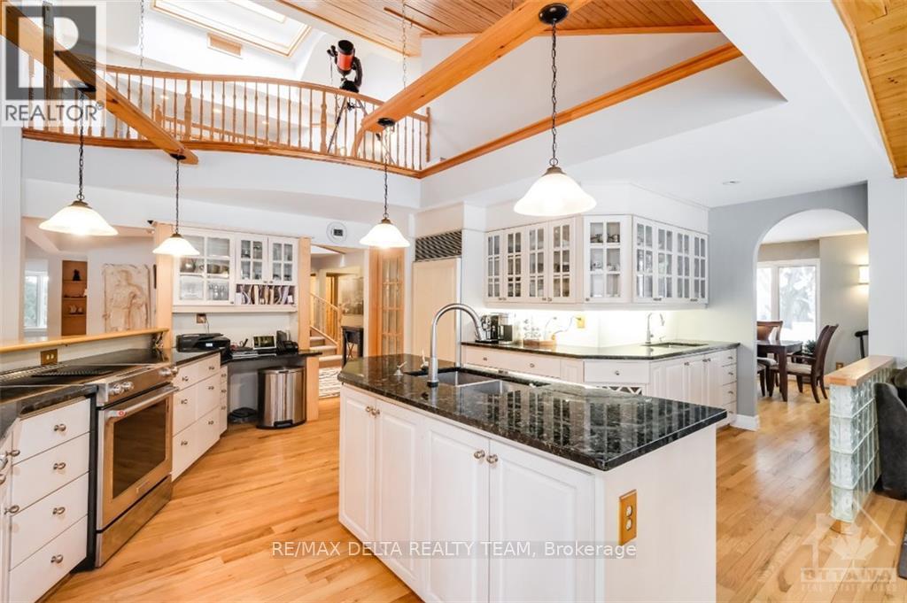 4 Aleutian Road, Ottawa, Ontario  K2H 7C8 - Photo 11 - X12084138