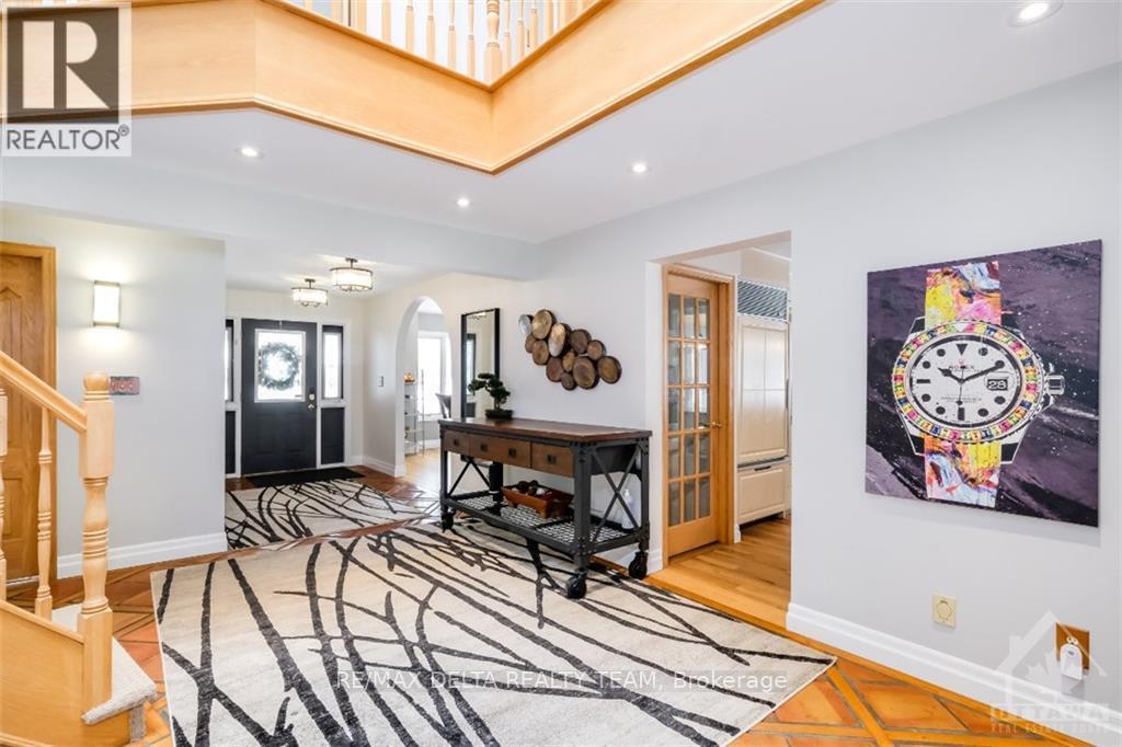 4 Aleutian Road, Ottawa, Ontario  K2H 7C8 - Photo 4 - X12084138
