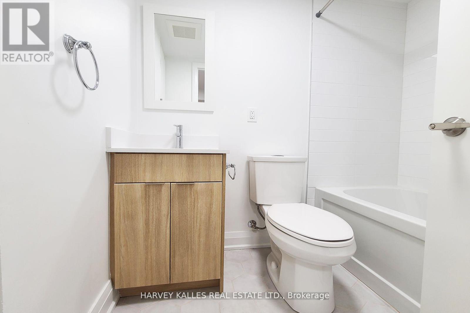 23 - 68 Fifteenth Street, Toronto (New Toronto), Ontario  M8V 3J6 - Photo 6 - W12087245