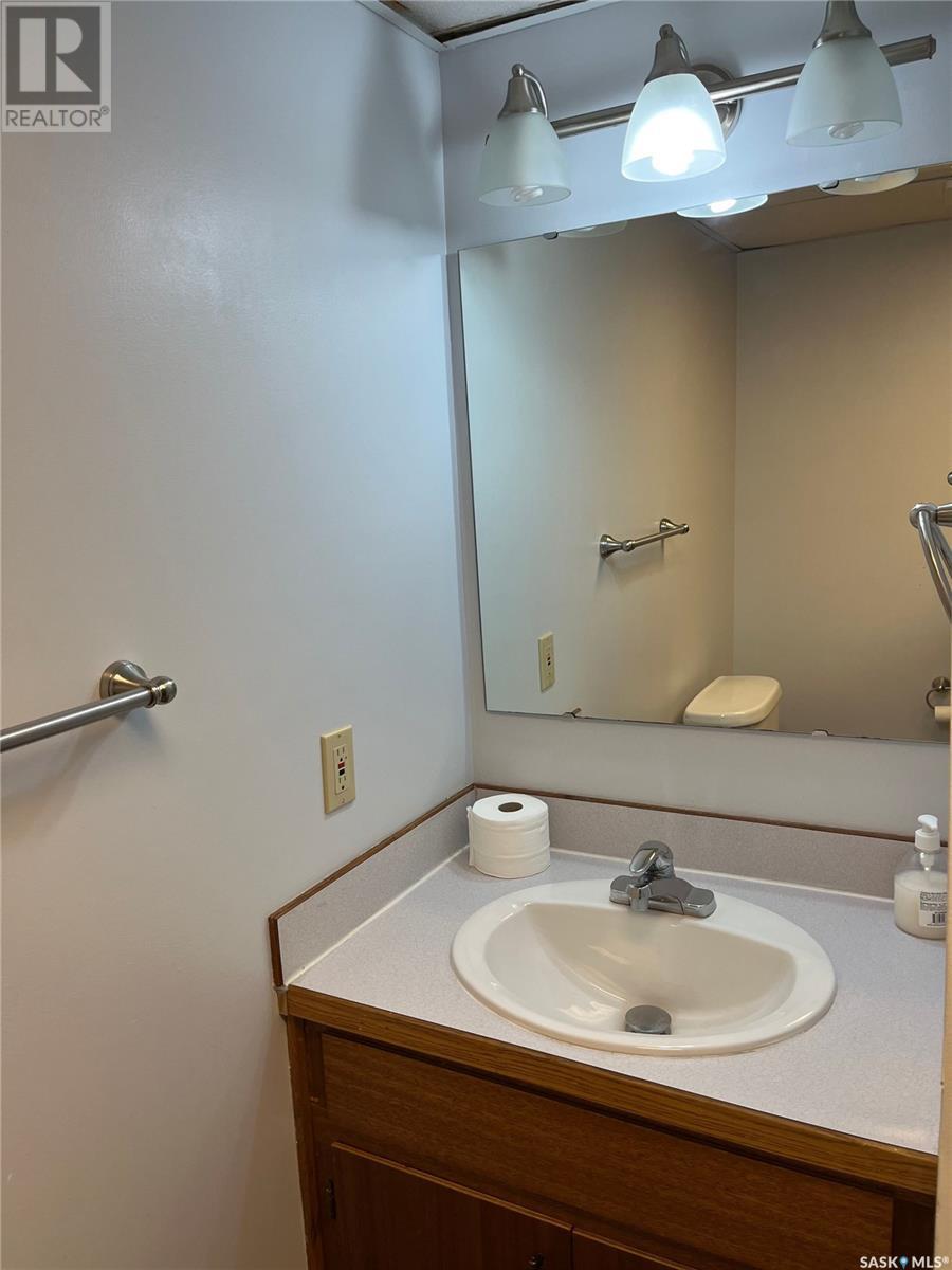 302 Perkins Street, Estevan, Saskatchewan  S4A 2K1 - Photo 15 - SK002948