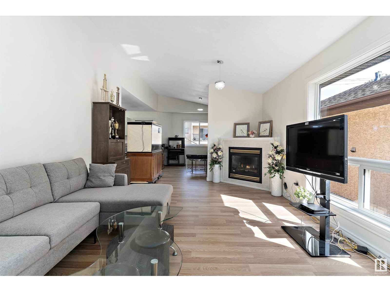 Property at 12711 128 ST NW image 4