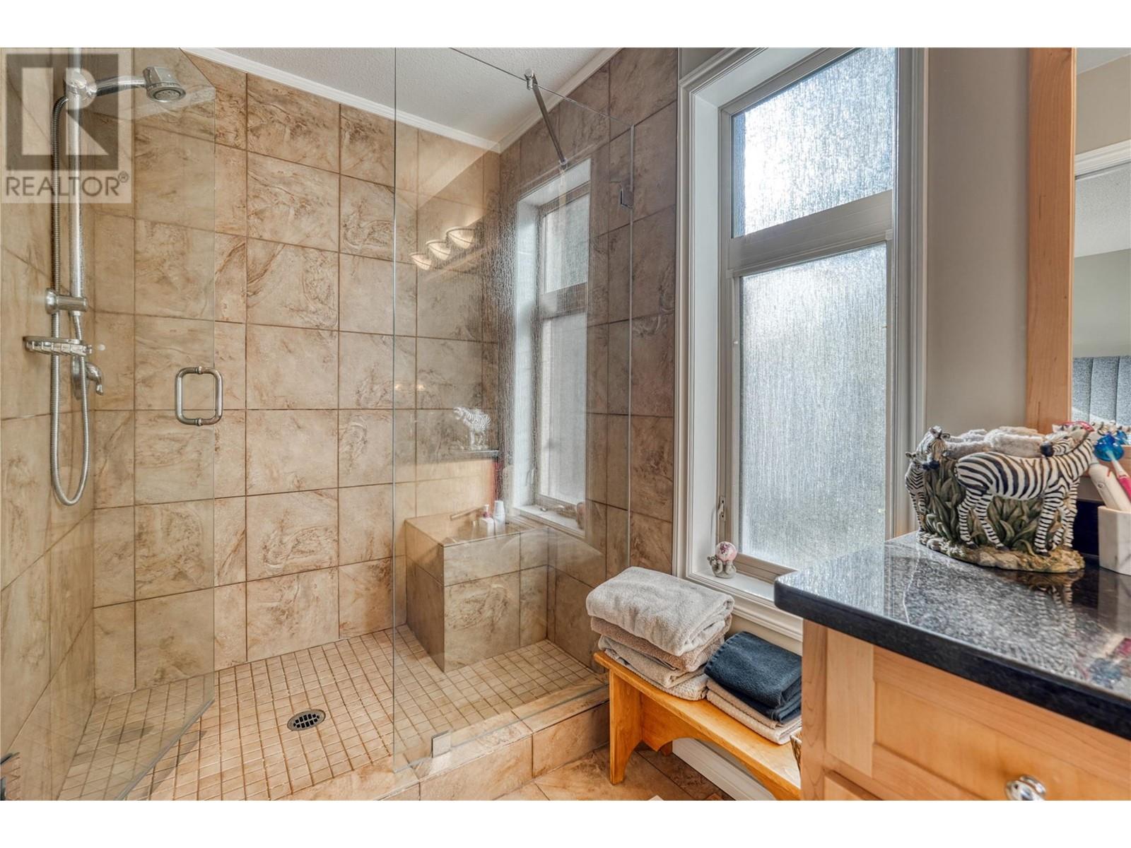 5203 Silver Court, Peachland, British Columbia  V0H 1X8 - Photo 18 - 10338496