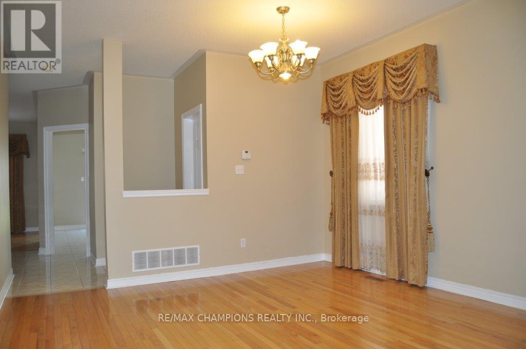 Property at 104 MASTERS GREEN CRESCENT image 5