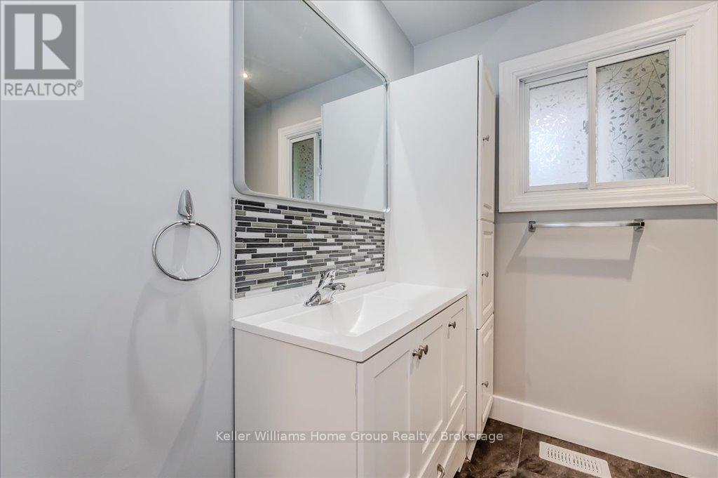 66 Traynor Avenue, Kitchener, Ontario  N2C 1V9 - Photo 19 - X12087326