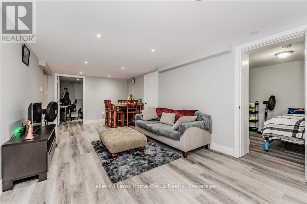 66 Traynor Avenue, Kitchener, Ontario  N2C 1V9 - Photo 25 - X12087326
