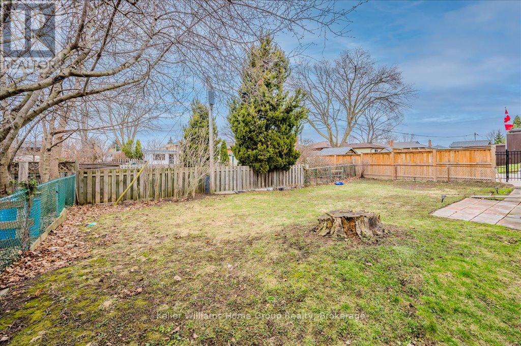 66 Traynor Avenue, Kitchener, Ontario  N2C 1V9 - Photo 32 - X12087326