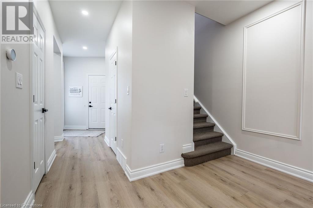 48 Goldenview Court, Hamilton, Ontario  L8B 0L2 - Photo 14 - 40717663