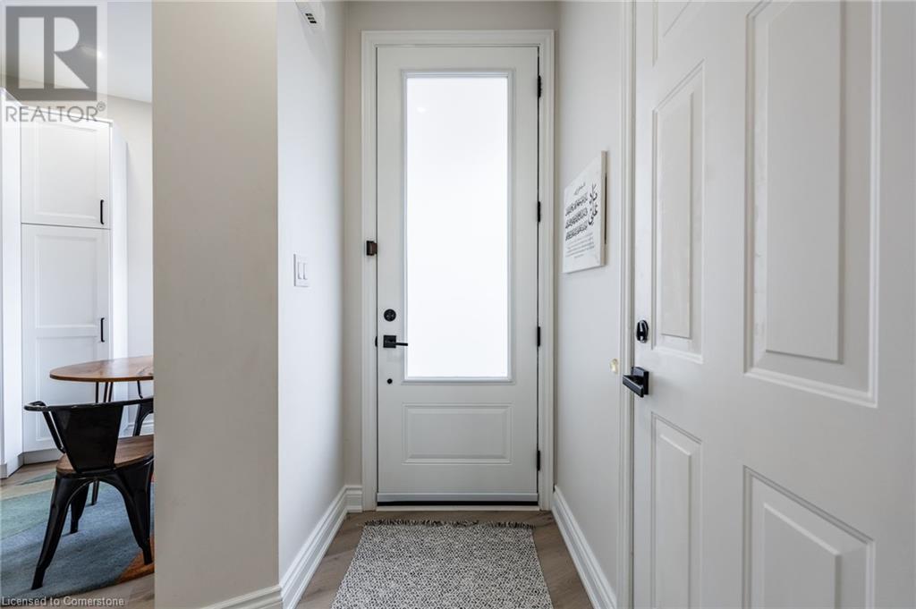 Property at 48 GOLDENVIEW Court image 3