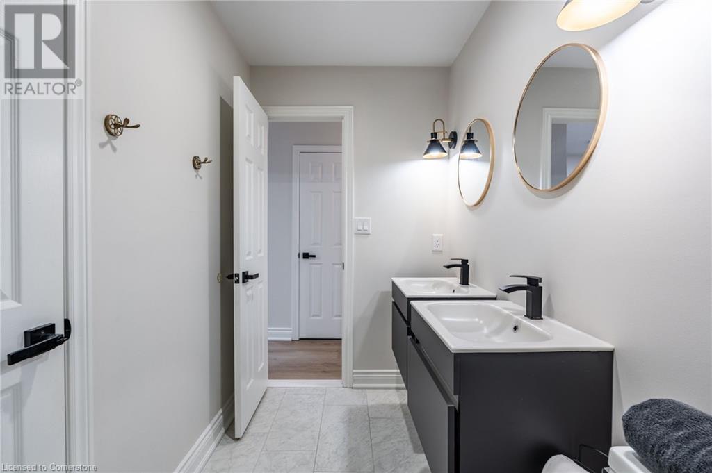 48 Goldenview Court, Hamilton, Ontario  L8B 0L2 - Photo 33 - 40717663