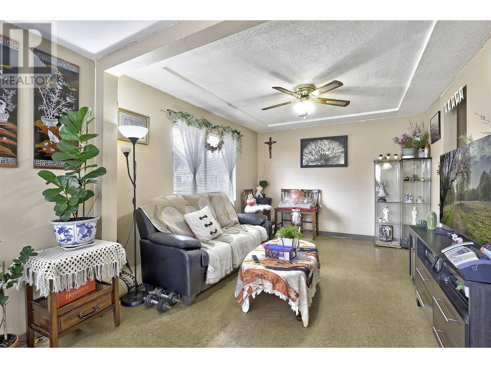 Property at 461 ROUSSEAU STREET image 3