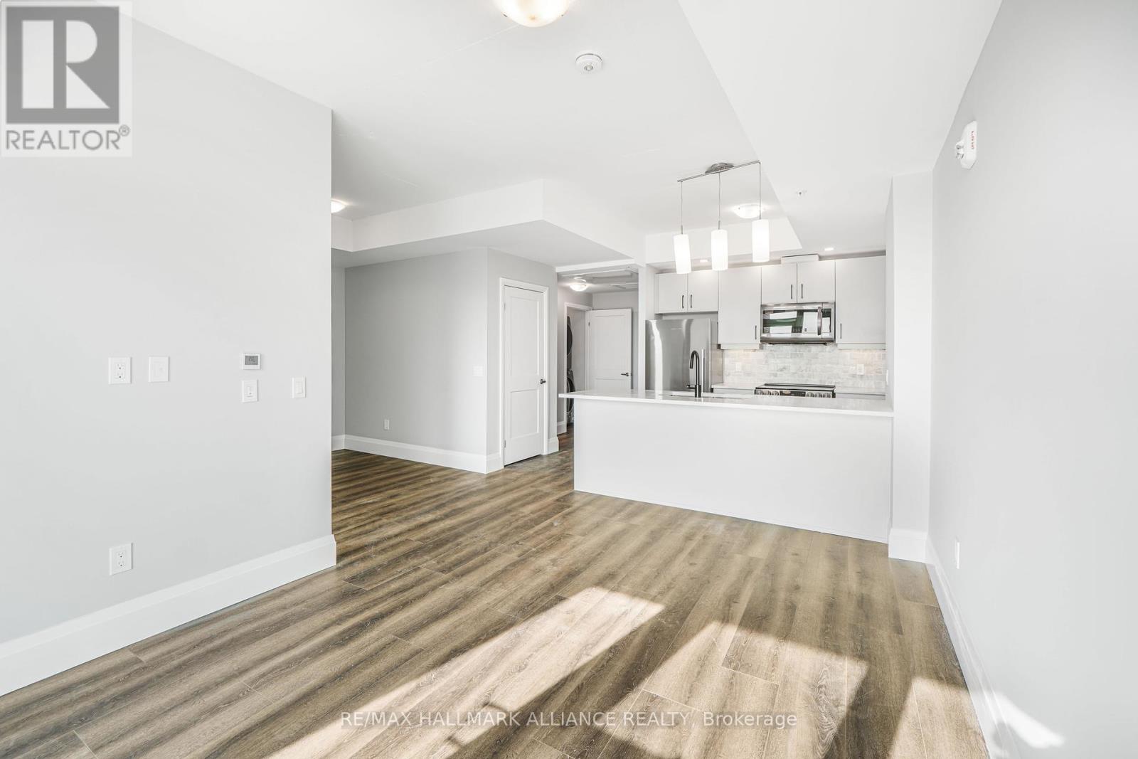 Property at 1406 - 108 GARMENT STREET image 3