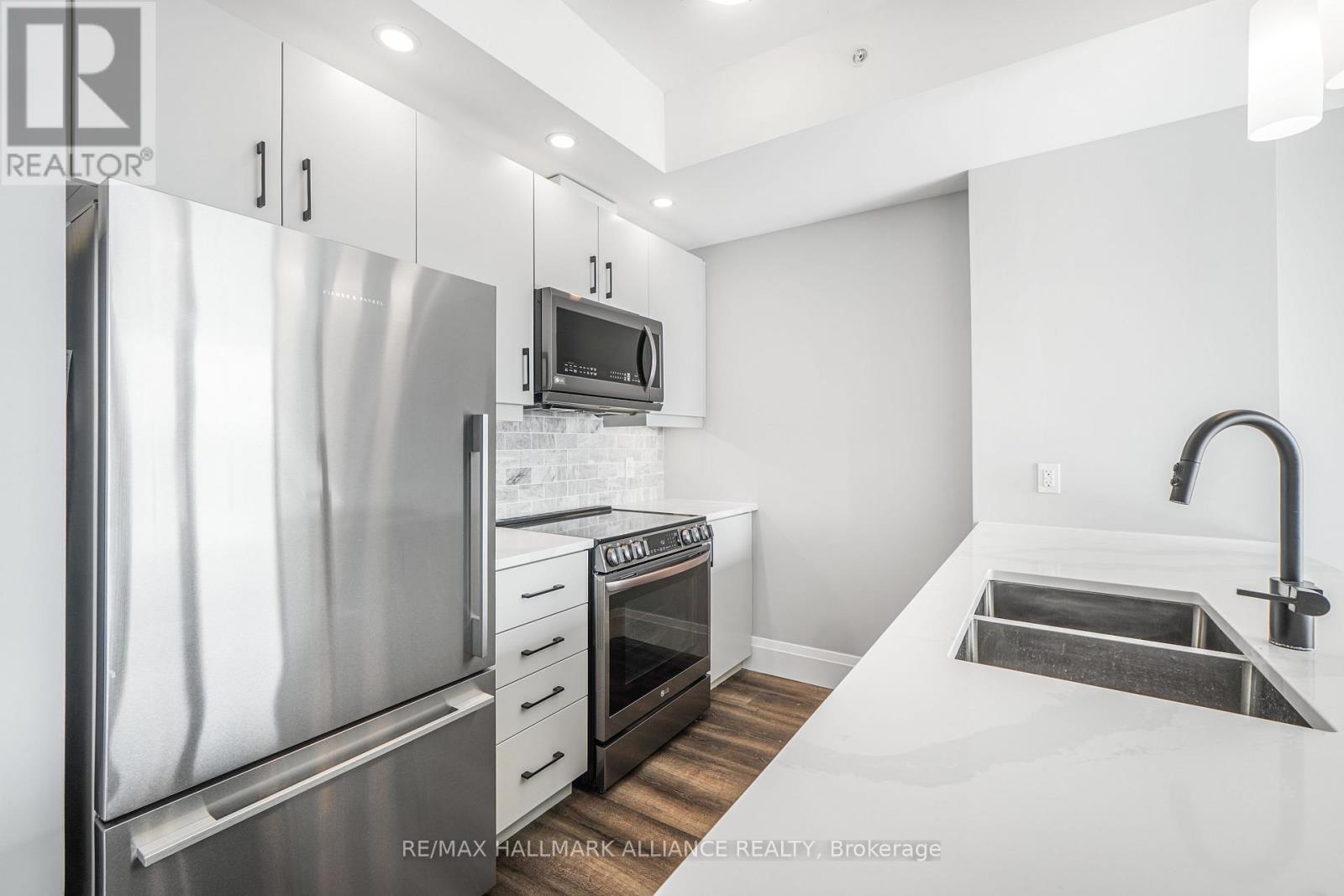 Property at 1406 - 108 GARMENT STREET image 4