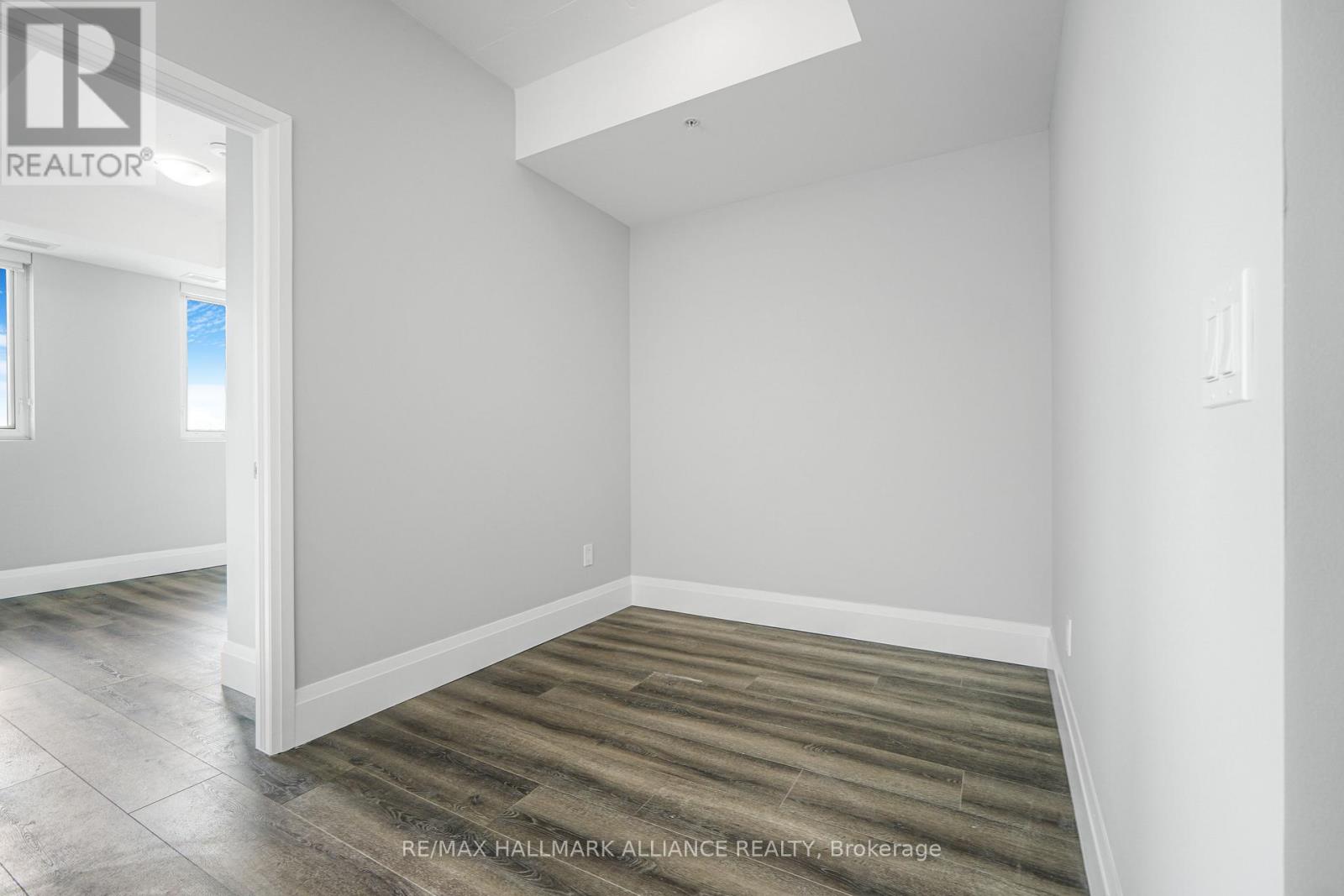 1406 - 108 Garment Street, Kitchener, Ontario  N2G 0E2 - Photo 8 - X12087280
