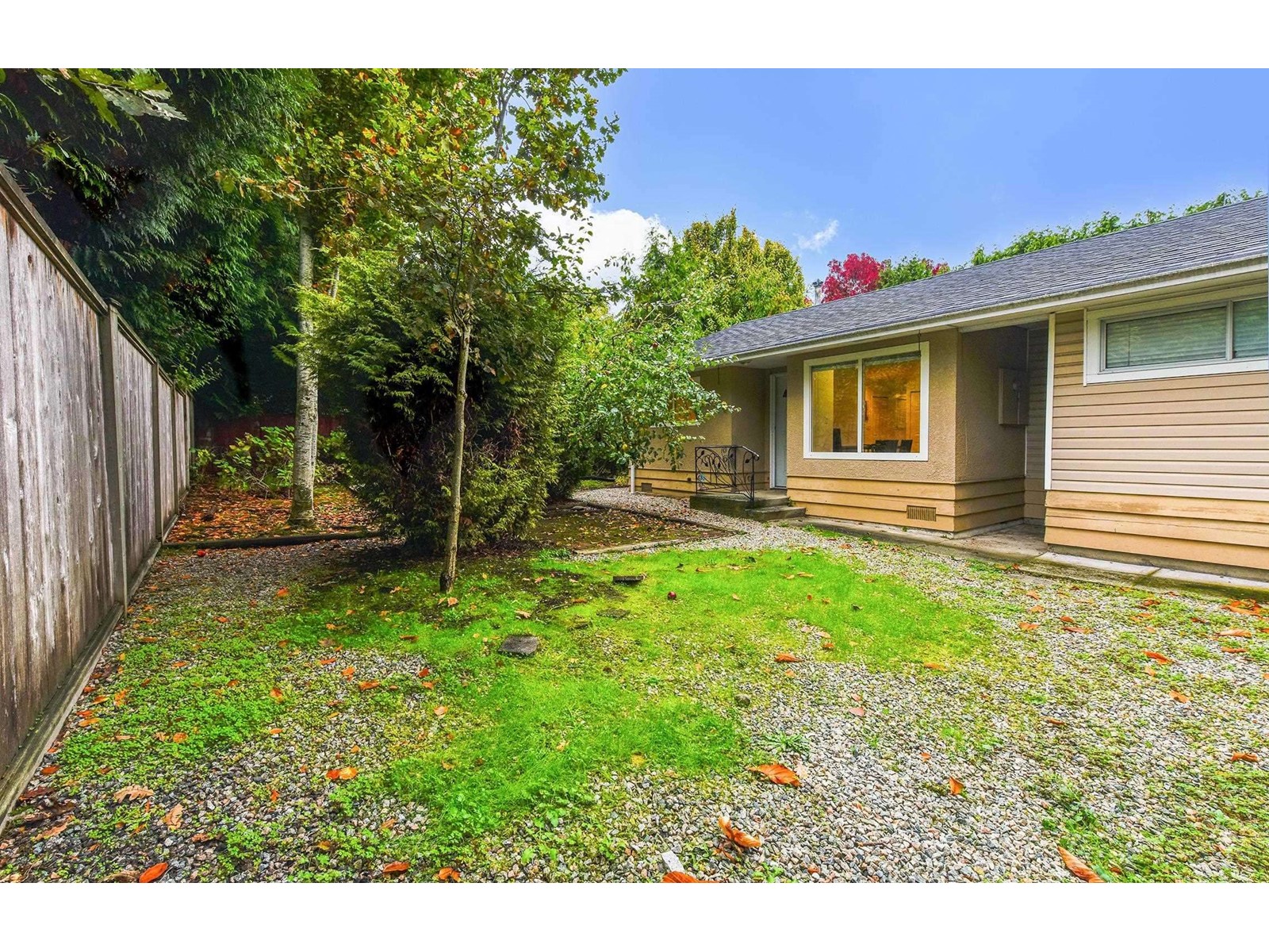 1957 158a Street, Surrey, British Columbia  V4A 8G9 - Photo 2 - R2991177