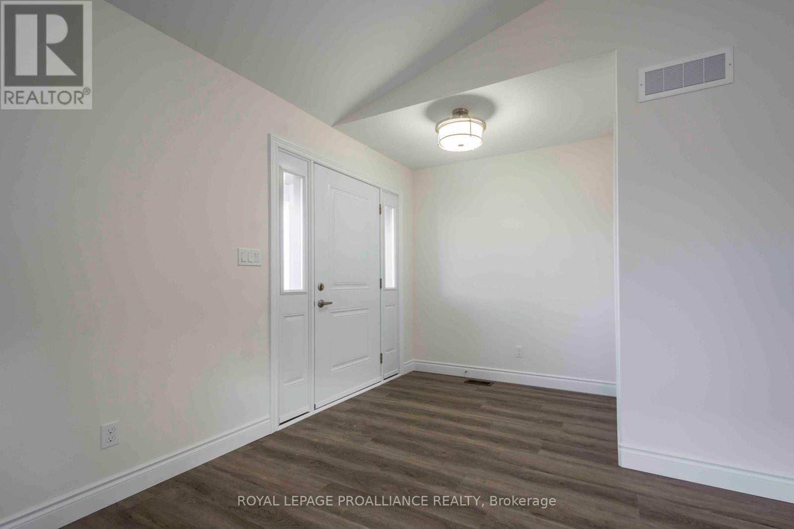 Property at 110 FARRINGTON CRESCENT image 5