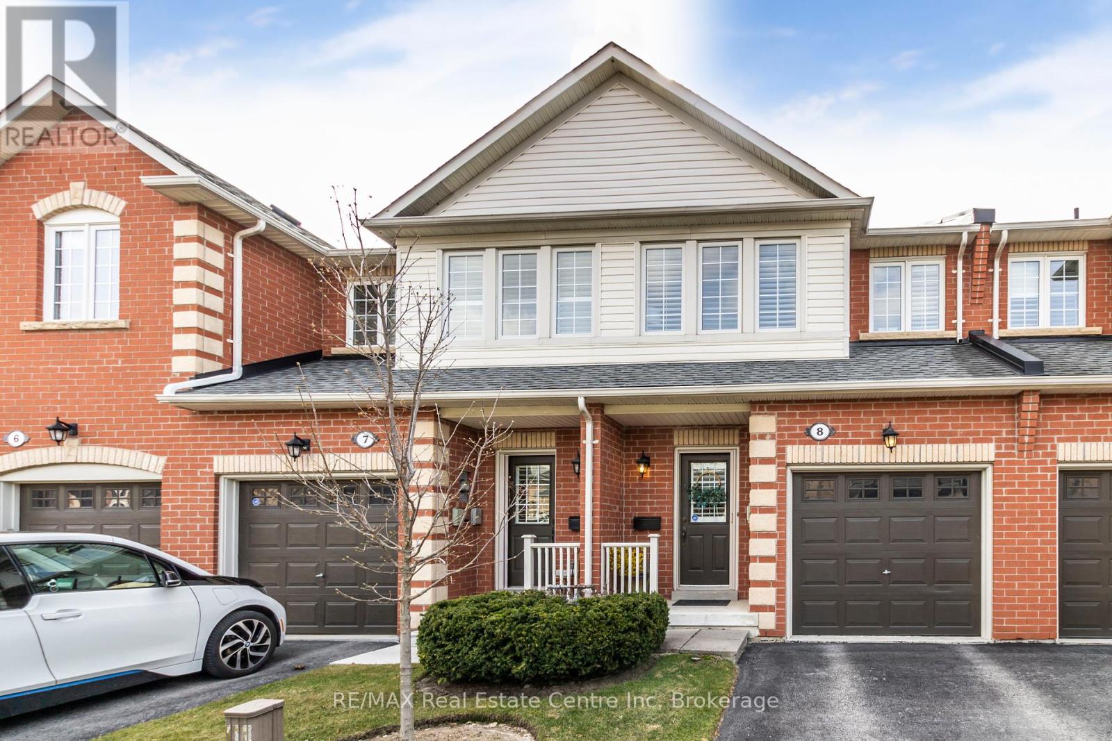 8 - 223 REBECCA STREET, Oakville, Ontario