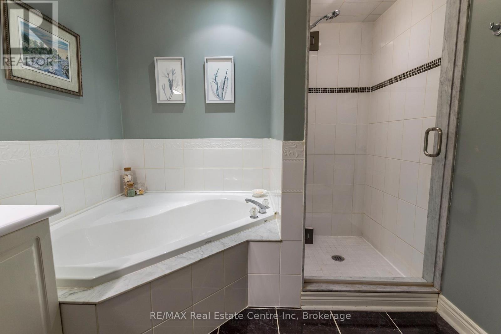 8 - 223 Rebecca Street, Oakville, Ontario  L6K 3Y2 - Photo 23 - W12087407