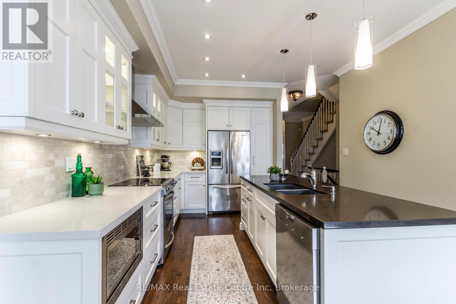 8 - 223 Rebecca Street, Oakville, Ontario  L6K 3Y2 - Photo 8 - W12087407