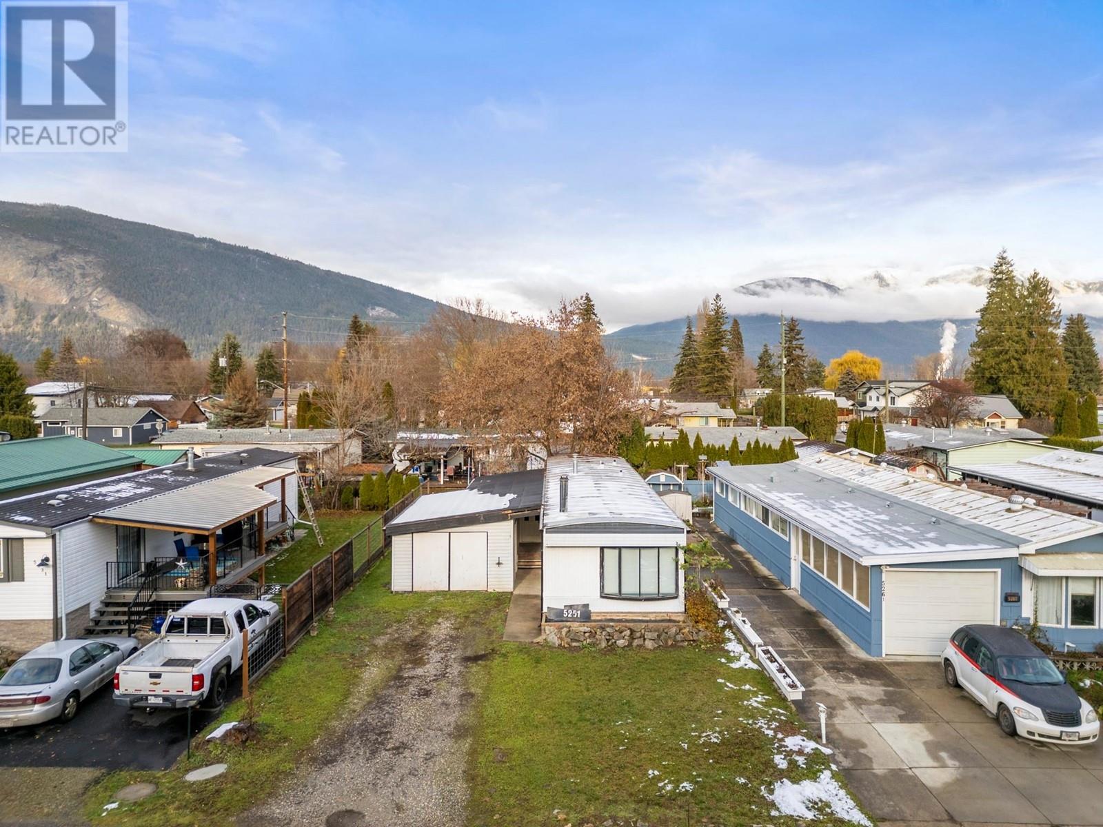 5251 69 Avenue, Canoe, British Columbia  V0E 1K0 - Photo 1 - 10343942