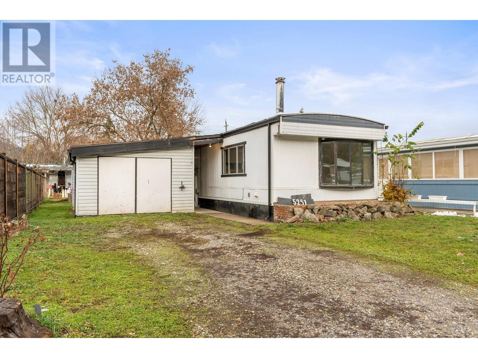 5251 69 Avenue, Canoe, British Columbia  V0E 1K0 - Photo 3 - 10343942