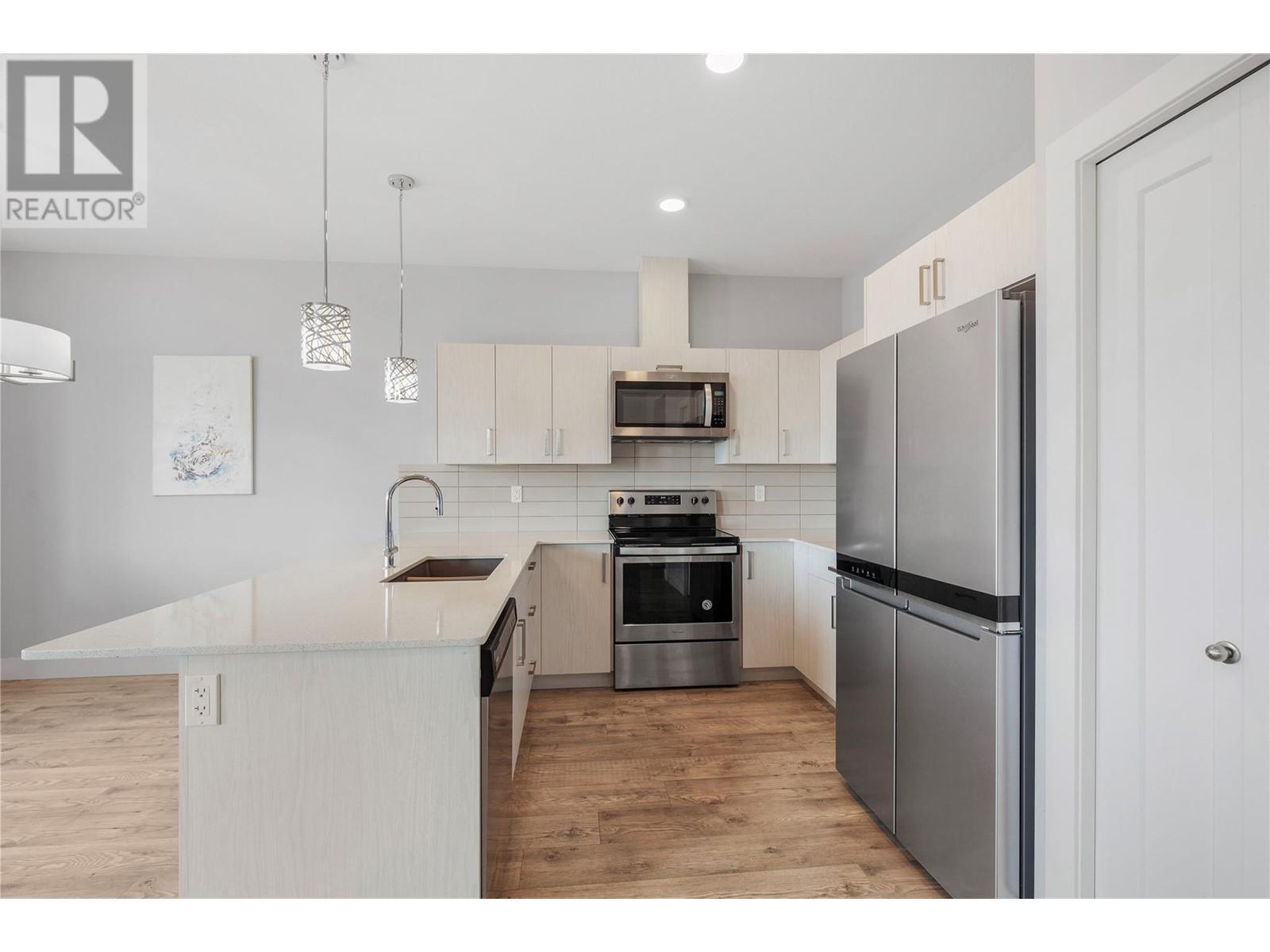 Property at 933 Mt. Robson Place Unit# 65 image 5
