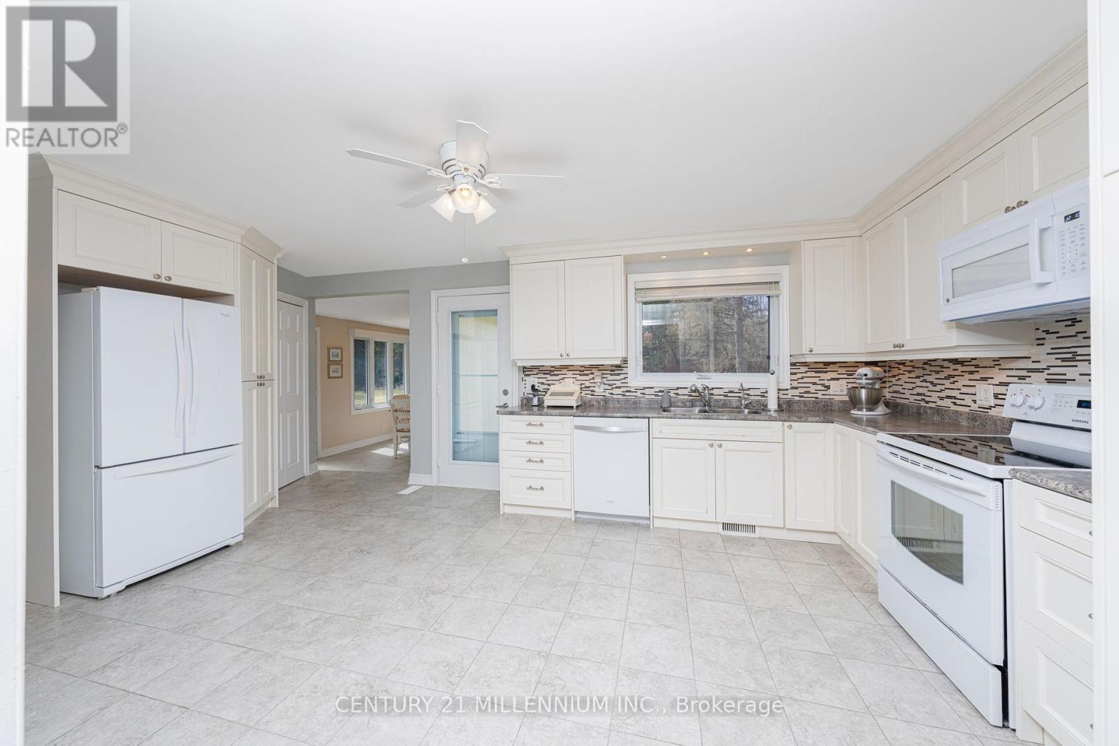 48 Credit Road, Caledon (Cheltenham), Ontario  L7C 3J1 - Photo 12 - W12087400
