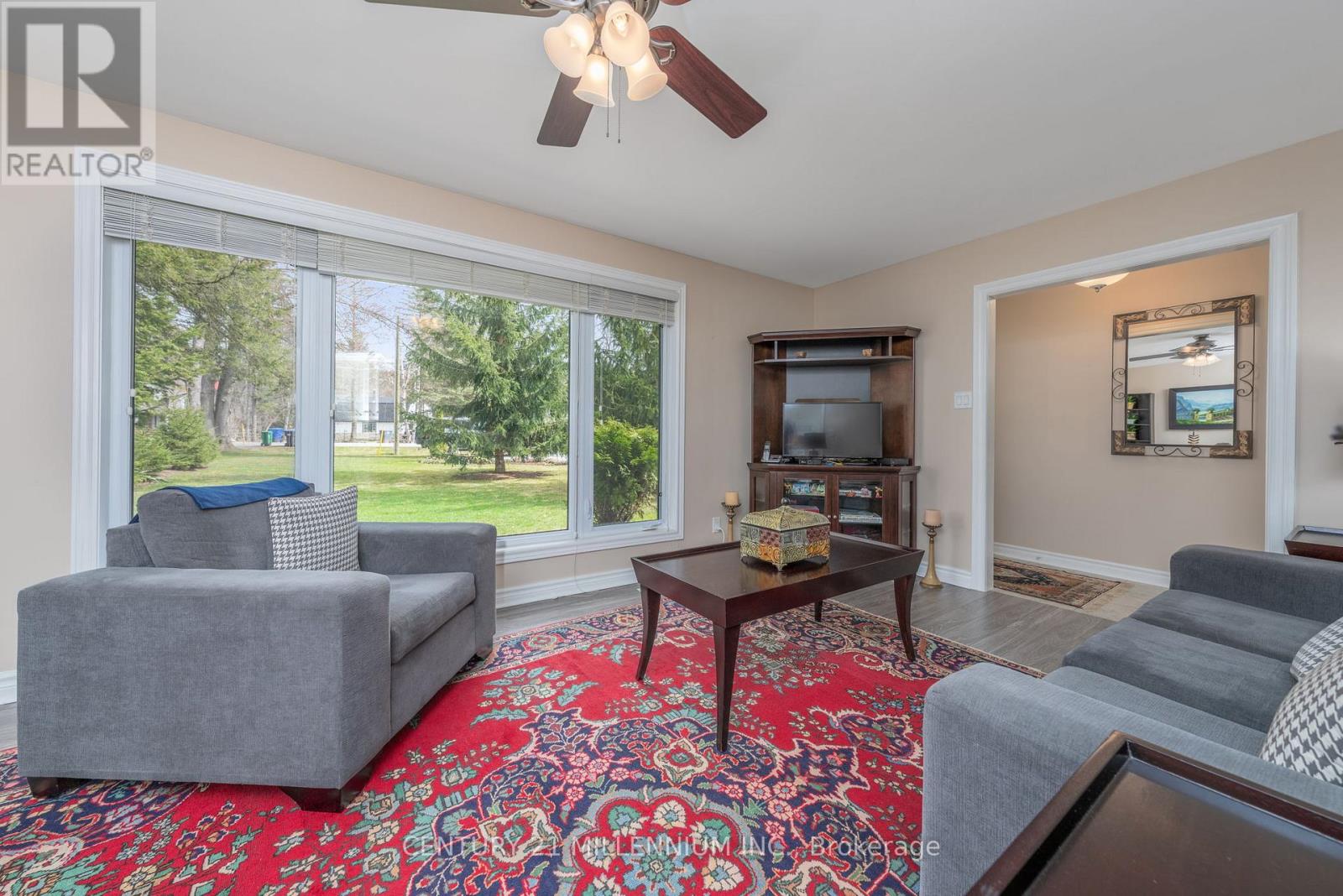 48 Credit Road, Caledon (Cheltenham), Ontario  L7C 3J1 - Photo 3 - W12087400