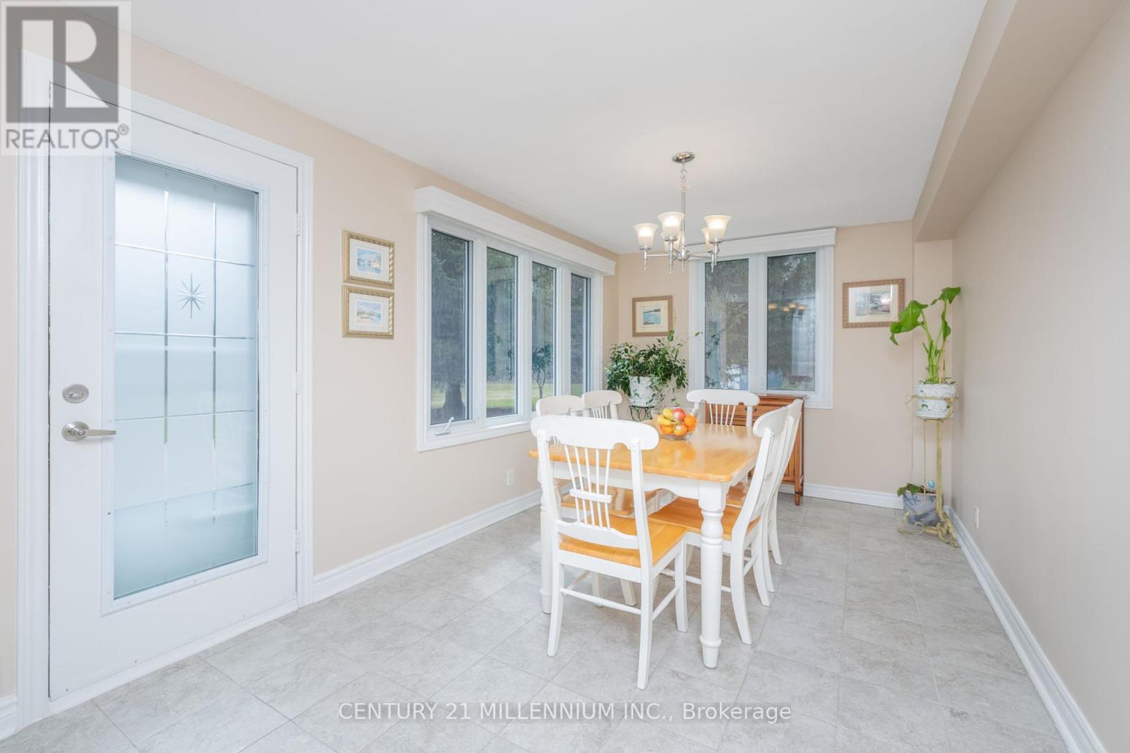 48 Credit Road, Caledon (Cheltenham), Ontario  L7C 3J1 - Photo 6 - W12087400