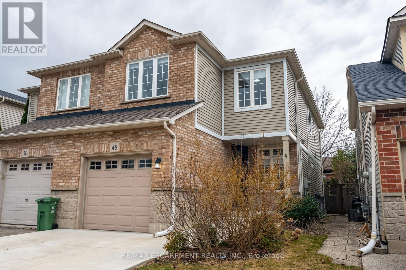 Property at 48 GOLDENVIEW COURT image 2