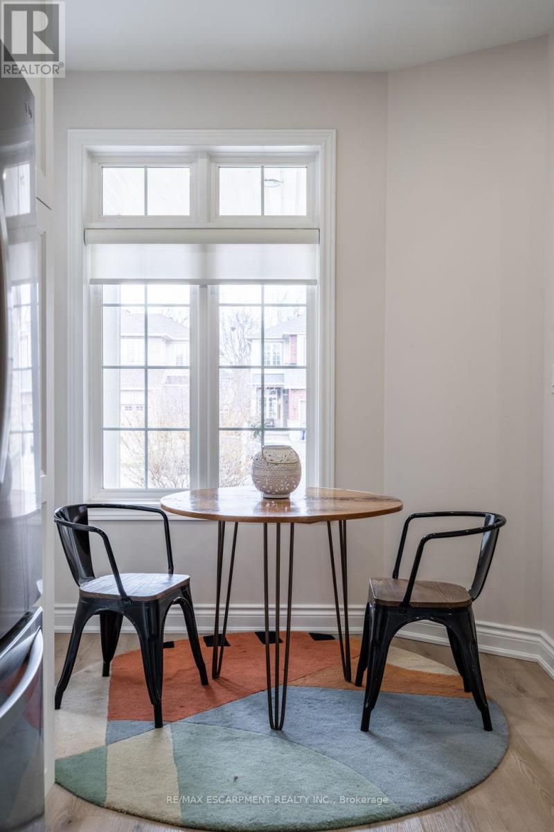 Property at 48 GOLDENVIEW COURT image 4